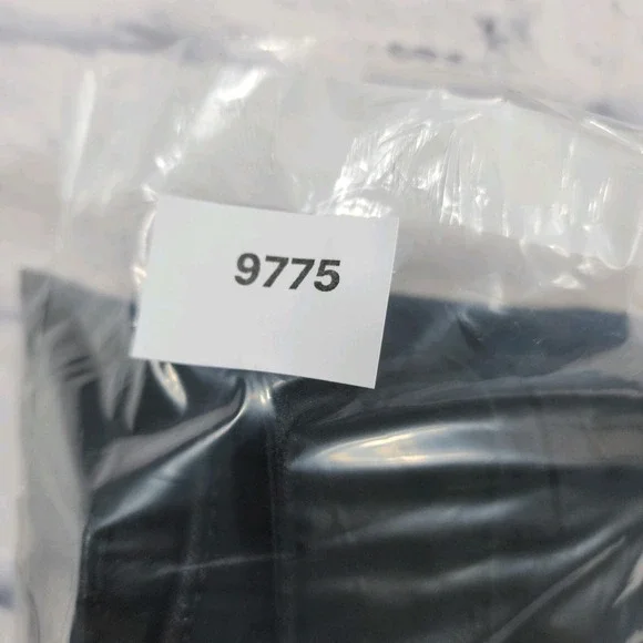 White House Black Market WOMENS SIZE 8 Black High Rise Skinny Ankle Sculpt Jeans - Picture 14 of 14